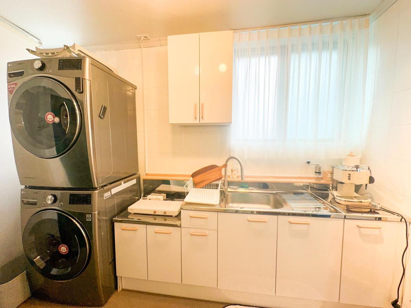 Rock 樂 2 3 Beds 3 Min From Ewha Univ Stn